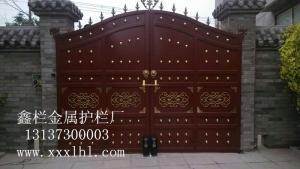 鑫欄金屬制品公司為延津住宅戶安裝歐式大門！