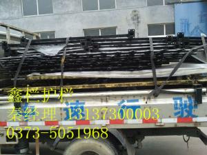 獲嘉賈經(jīng)理古銅大門，圍墻護(hù)欄裝車待發(fā)